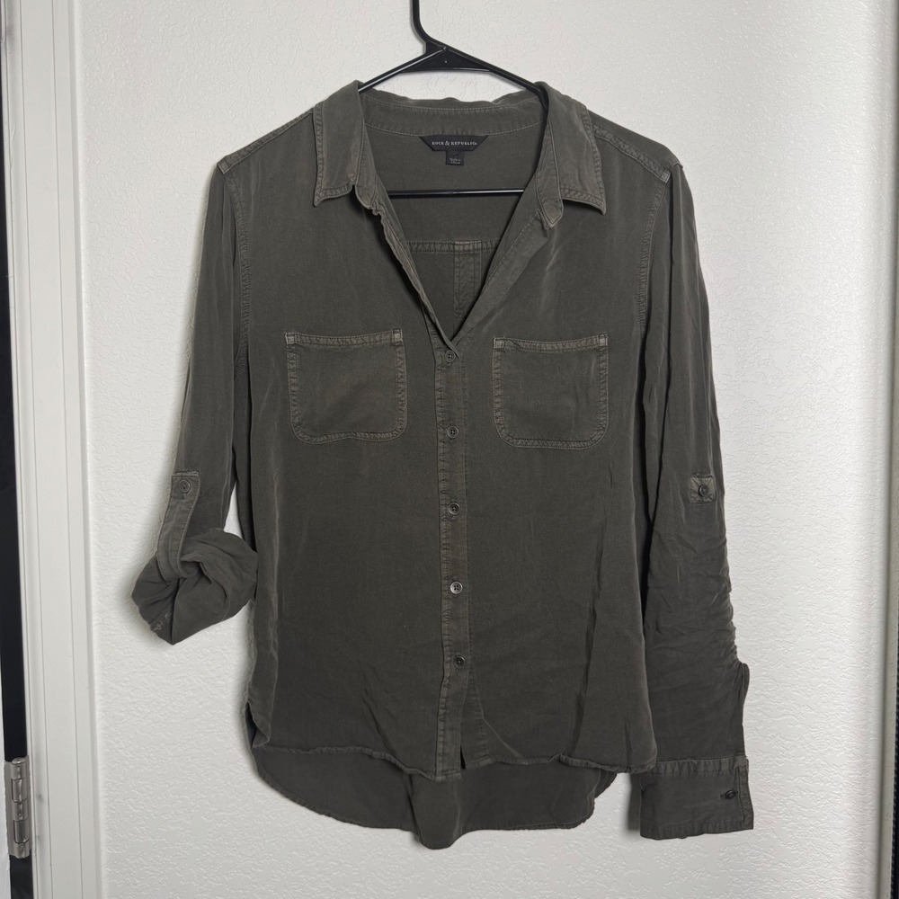 Rock & Republic Button Down Shirt Womens Small‎ Olive Green Roll Tab Sleeves